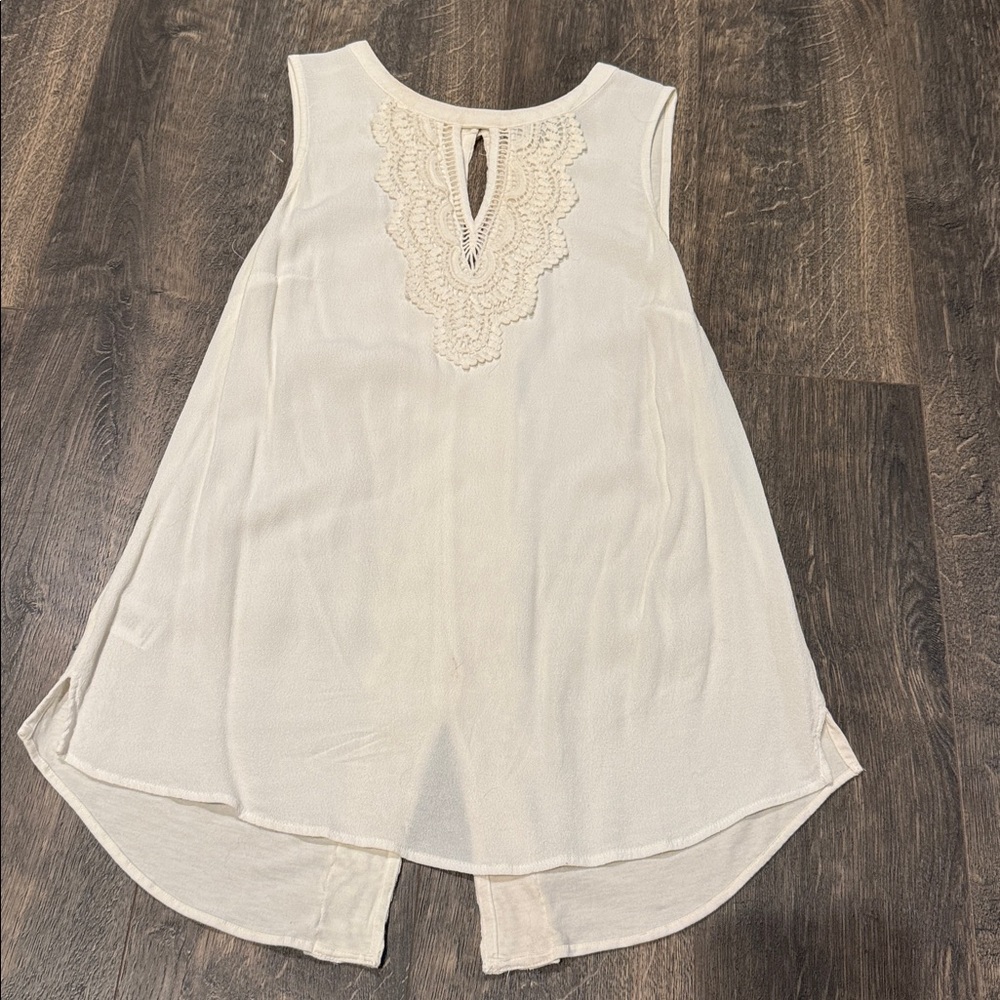 Beautiful white blouse by Daniel Rainn